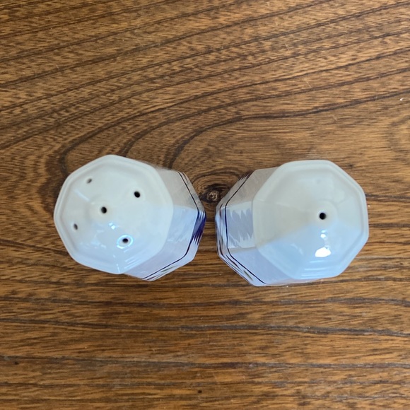 Vintage ADAMS China "Lancaster" Porcelain Salt & Pepper Shaker Set England - Picture 4 of 4